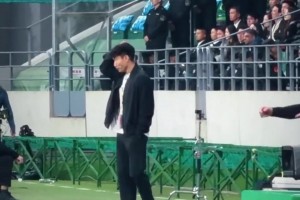 主教练岗位压力大啊！国安球迷这
