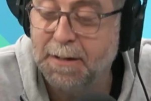 绷不住了！BBC主持人谈C罗处罚：