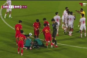 中国U16男足多打一人！巴林U17球员